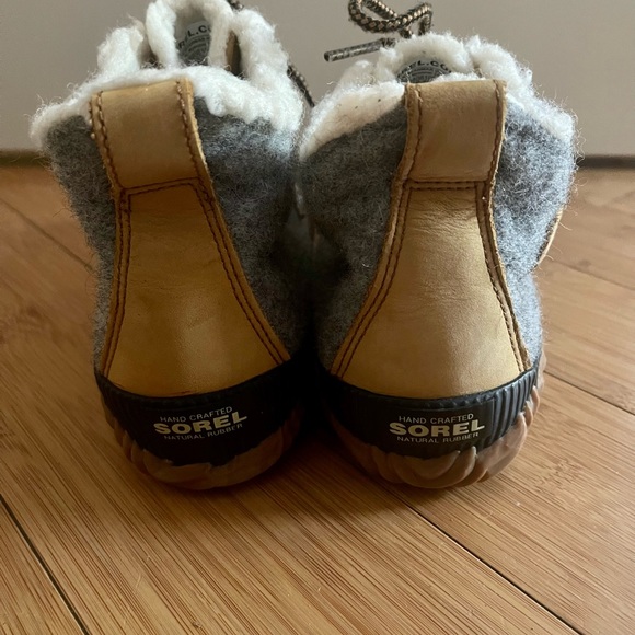 Sorel wool booties. - Picture 4 of 4